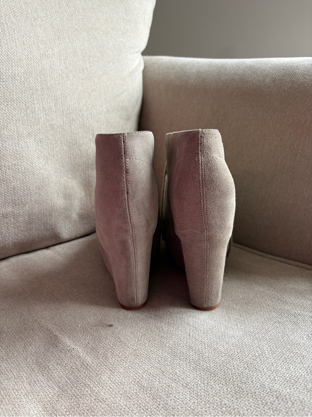 Steve Madden Gray Suede Wedge Boots | 2010s Tumblr Style - Picture 4 of 6